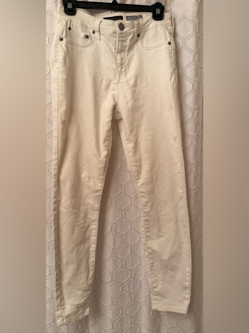 Aeropostale High-Waisted Ankle Jean Jegging. Size 6